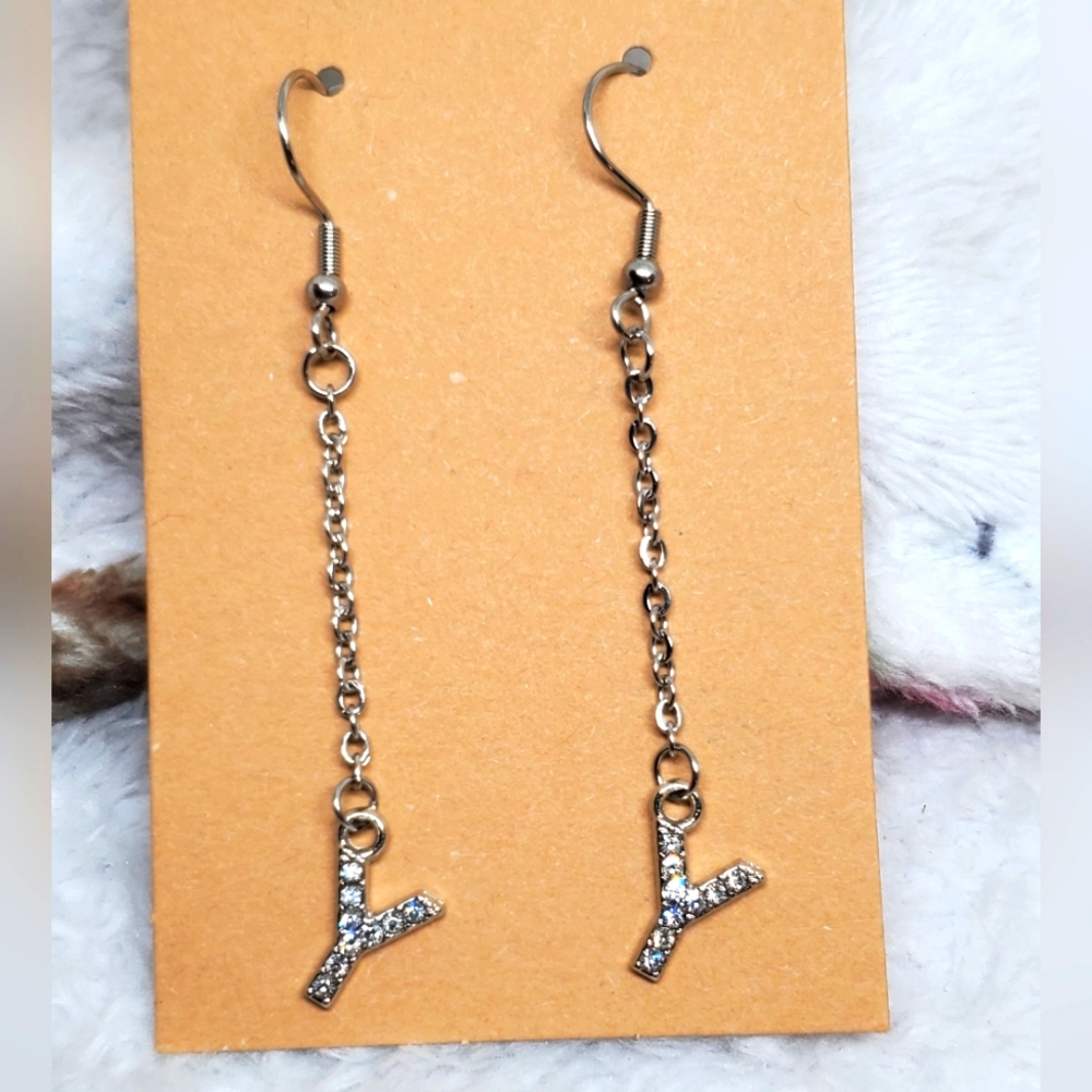 7/$10 Y Initial Earrings, New